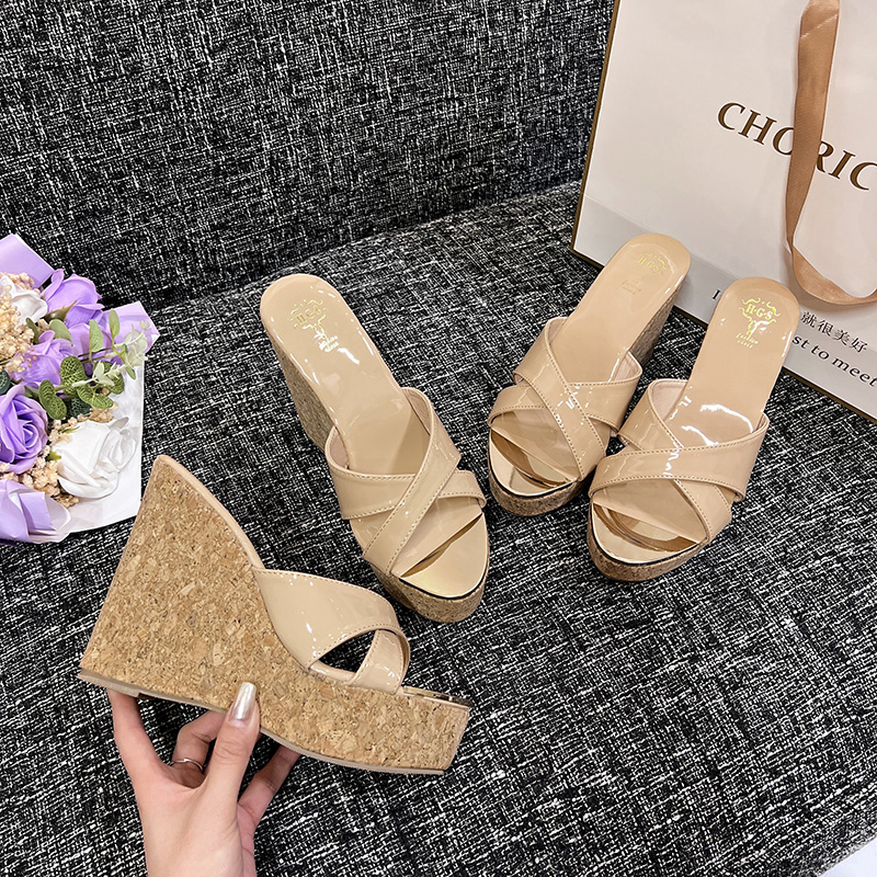 2025 New Summer Fashion Korean Style Patent Leather Cross Strap Platform Nude Color High Heel Thick Sole Sandals 888-18 - Image 5